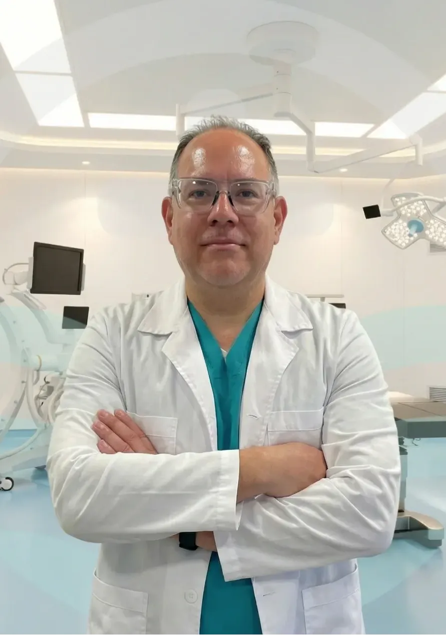 Dr. Enrique Castillo Carmona